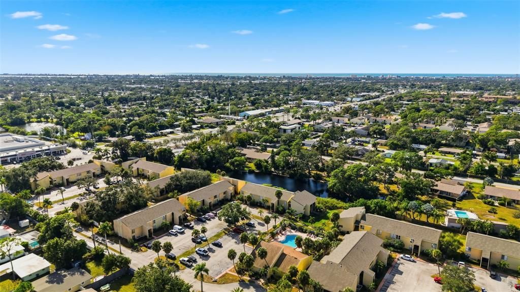 For Sale: $198,900 (2 beds, 1 baths, 964 Square Feet)