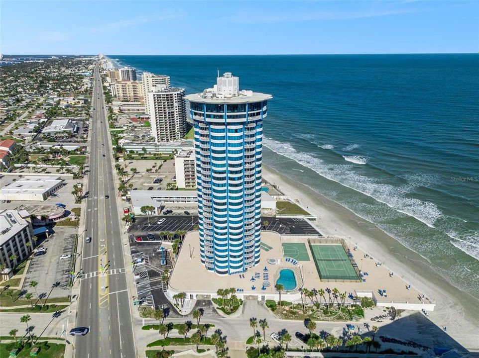 На продажу: $529,000 (2 спален, 2 ванн, 1275 Квадратных фут)