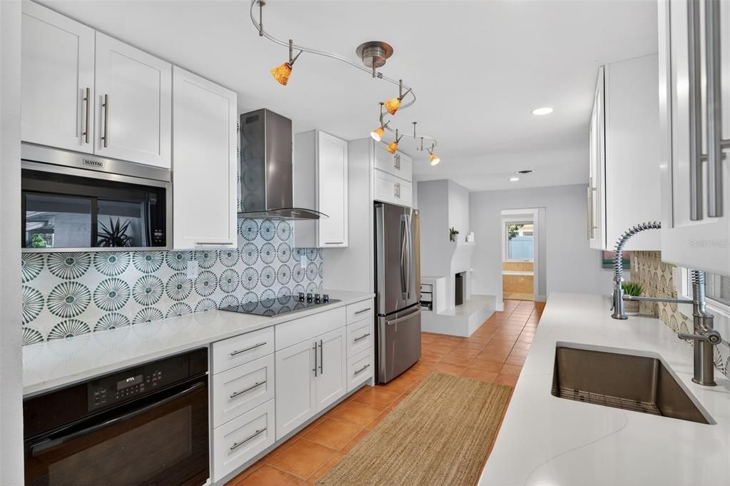 На продажу: $1,299,000 (3 спален, 3 ванн, 1844 Квадратных фут)