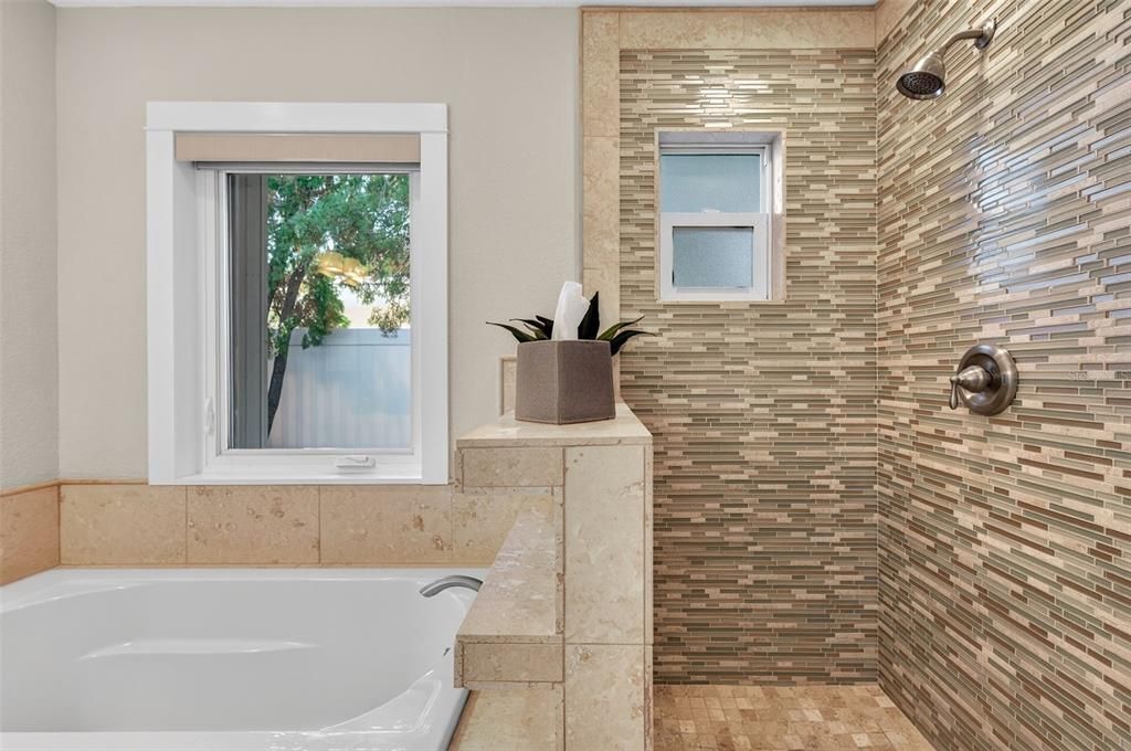 На продажу: $1,299,000 (3 спален, 3 ванн, 1844 Квадратных фут)