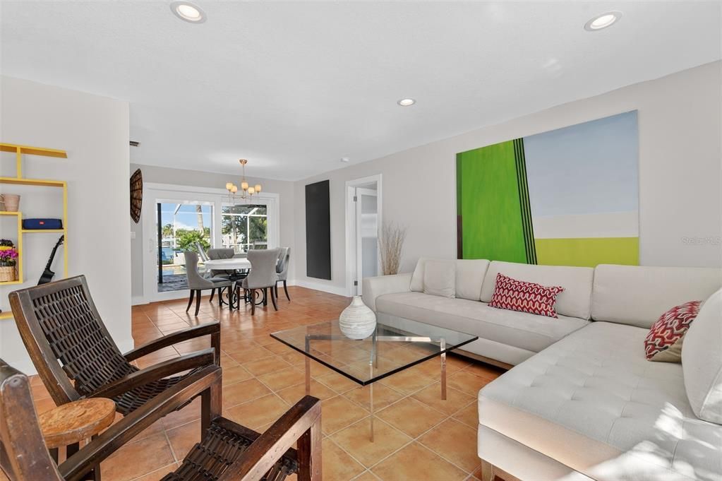 На продажу: $1,299,000 (3 спален, 3 ванн, 1844 Квадратных фут)