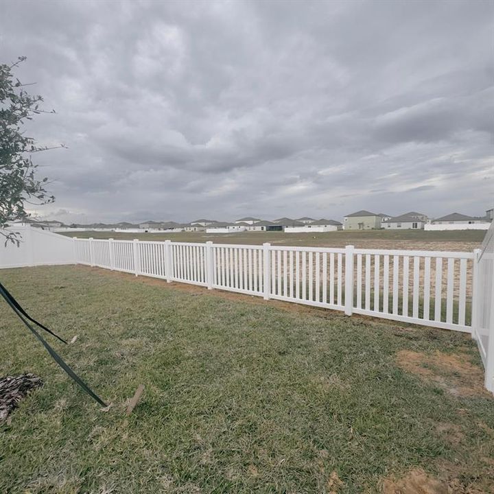 For Rent: $2,500 (5 beds, 3 baths, 2174 Square Feet)