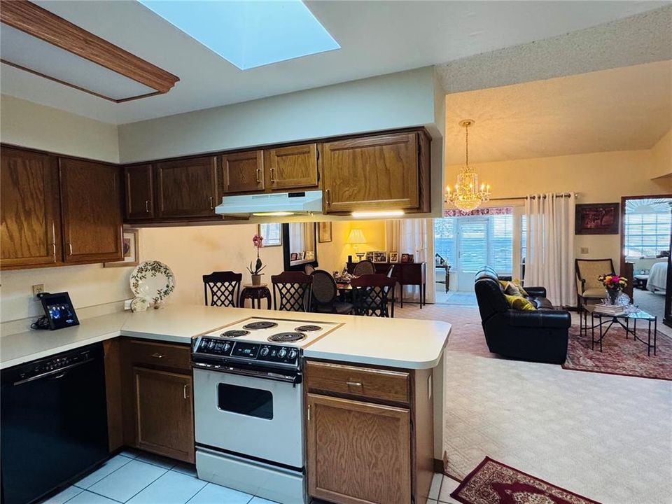 For Sale: $315,000 (2 beds, 2 baths, 1178 Square Feet)