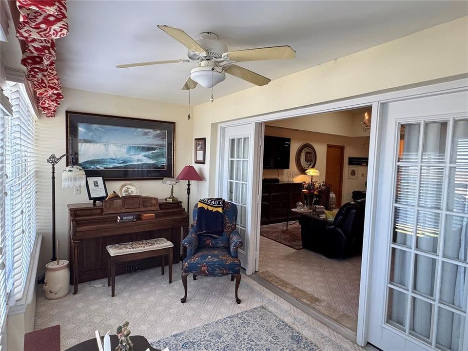 For Sale: $315,000 (2 beds, 2 baths, 1178 Square Feet)