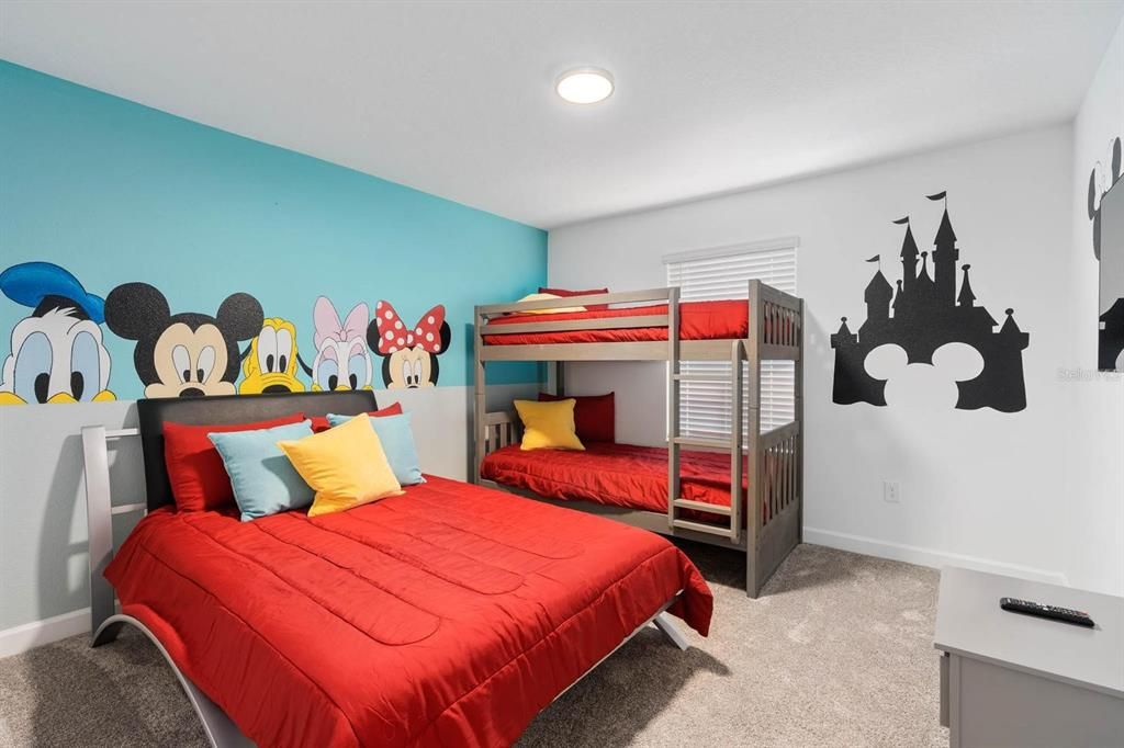 En Venta: $399,900 (4 camas, 3 baños, 1914 Pies cuadrados)