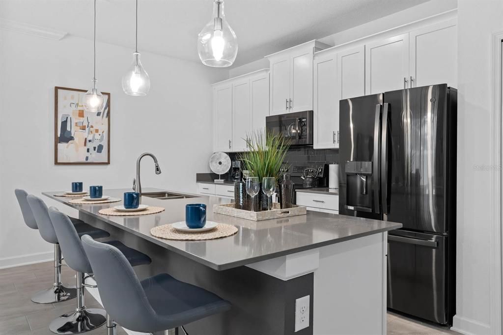 En Venta: $399,900 (4 camas, 3 baños, 1914 Pies cuadrados)