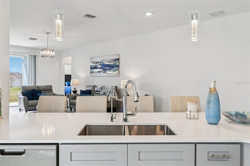 待售: $449,900 (5 贝兹, 3 浴室, 2115 平方英尺)