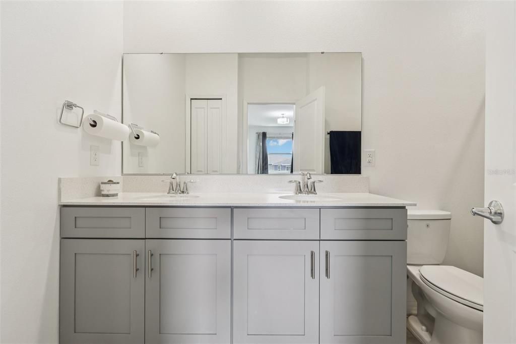 待售: $449,900 (5 贝兹, 3 浴室, 2115 平方英尺)