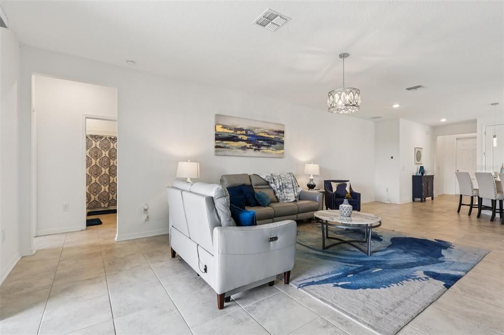 待售: $449,900 (5 贝兹, 3 浴室, 2115 平方英尺)