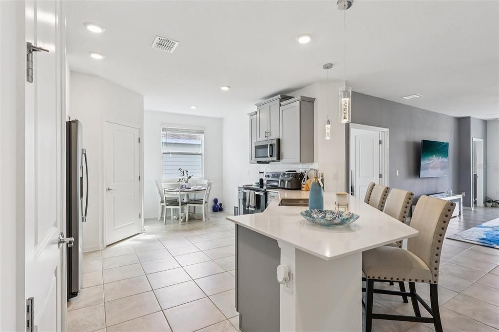 待售: $449,900 (5 贝兹, 3 浴室, 2115 平方英尺)