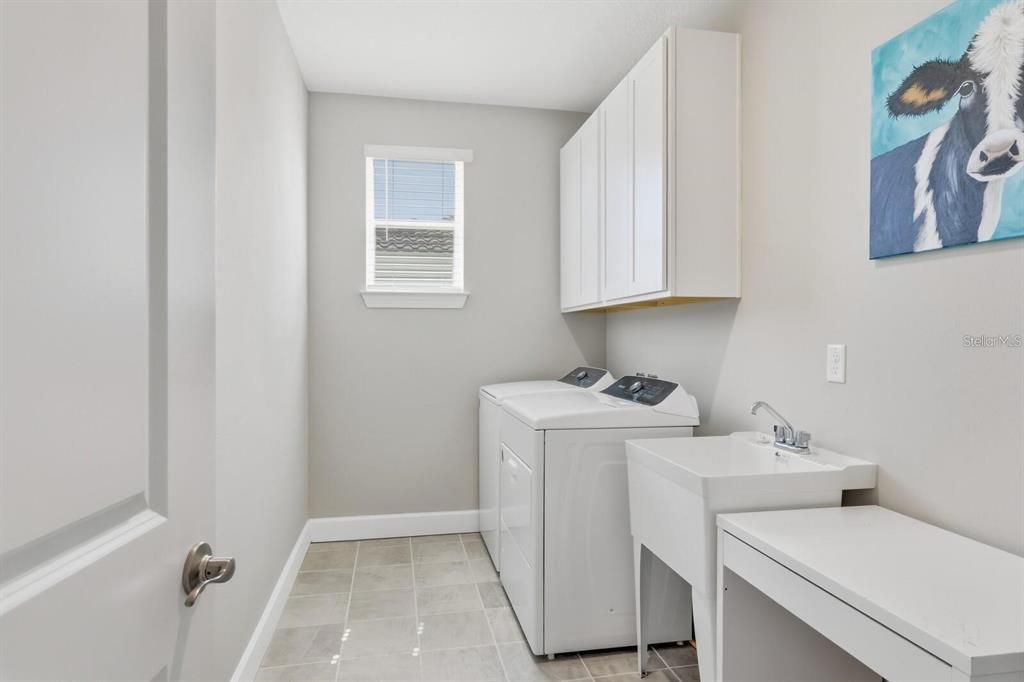 For Rent: $4,300 (5 beds, 3 baths, 3194 Square Feet)