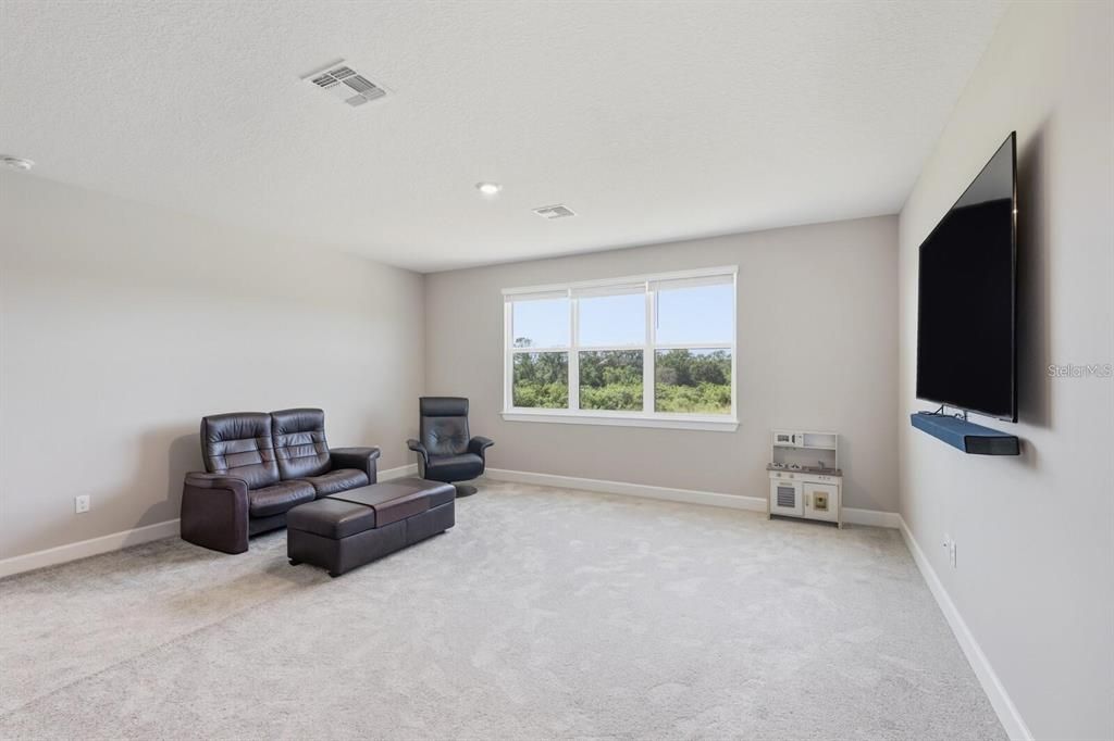 For Rent: $4,300 (5 beds, 3 baths, 3194 Square Feet)