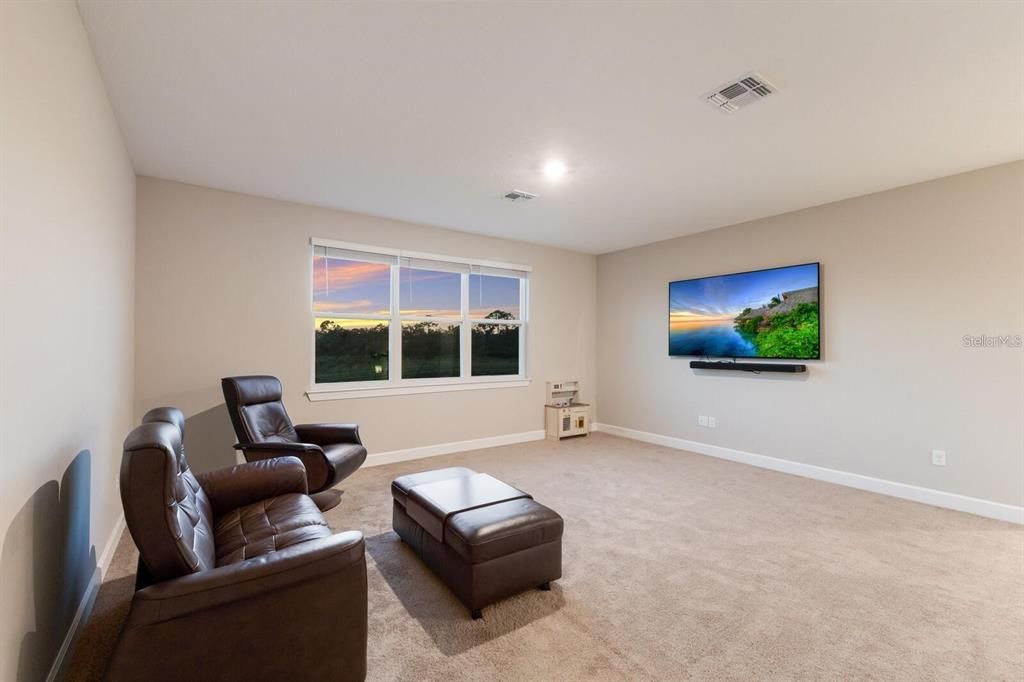 For Rent: $4,300 (5 beds, 3 baths, 3194 Square Feet)