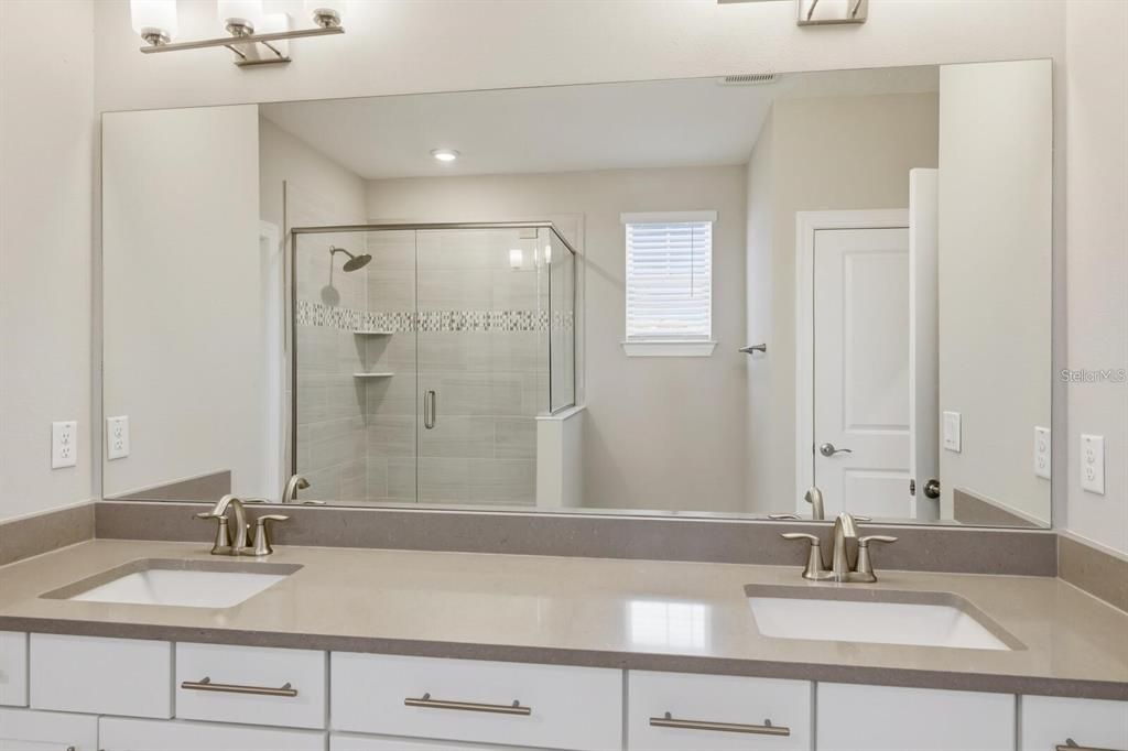 For Rent: $4,300 (5 beds, 3 baths, 3194 Square Feet)