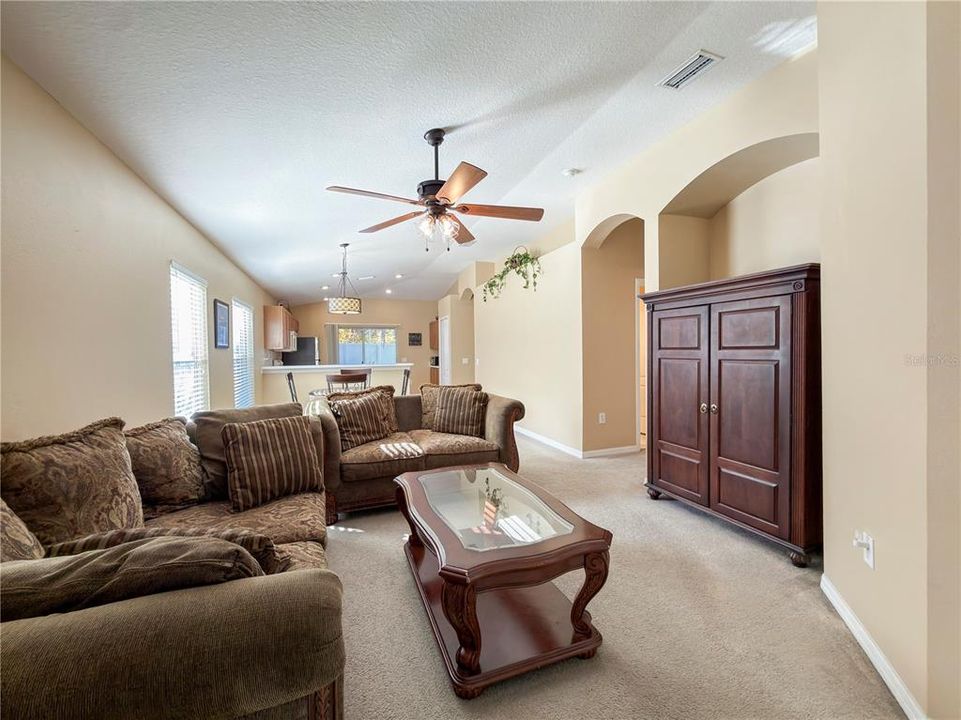 待售: $317,500 (3 贝兹, 2 浴室, 1280 平方英尺)