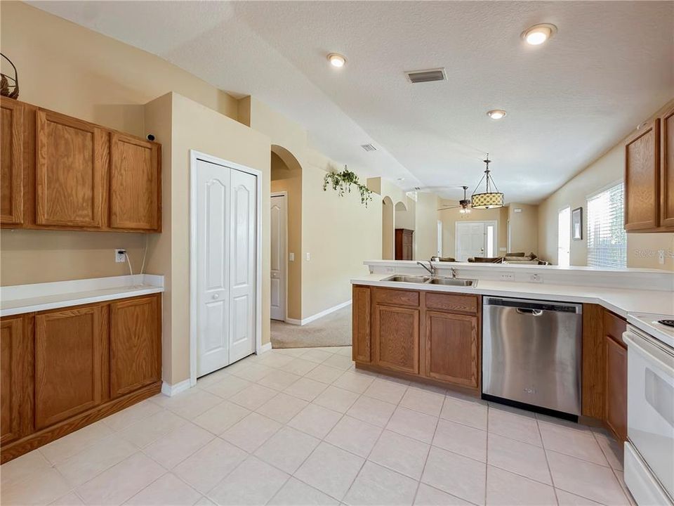 待售: $317,500 (3 贝兹, 2 浴室, 1280 平方英尺)