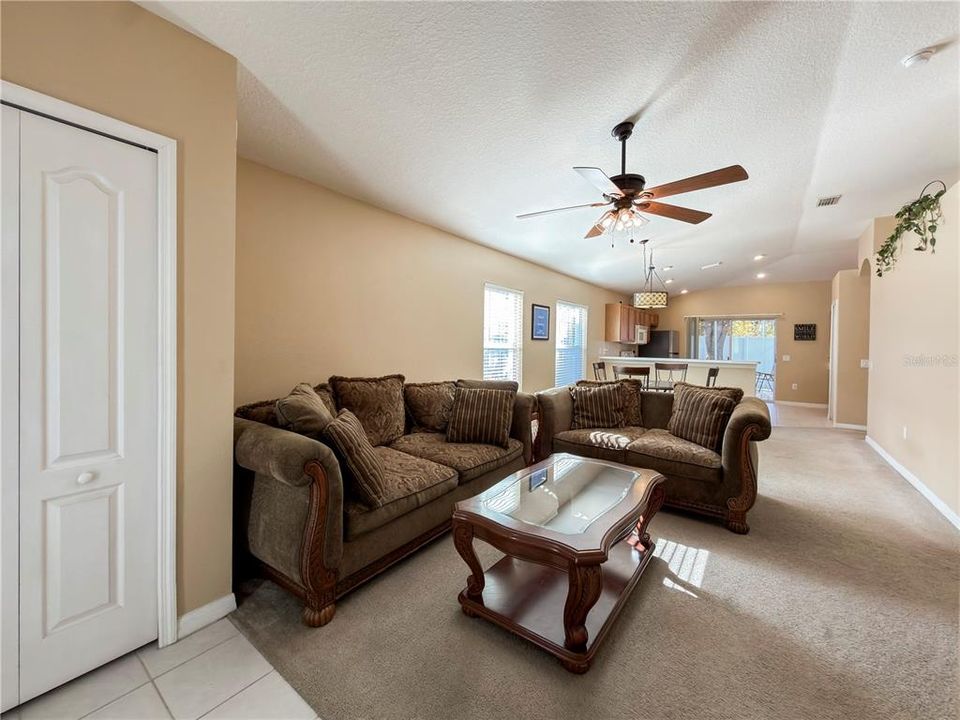 待售: $317,500 (3 贝兹, 2 浴室, 1280 平方英尺)