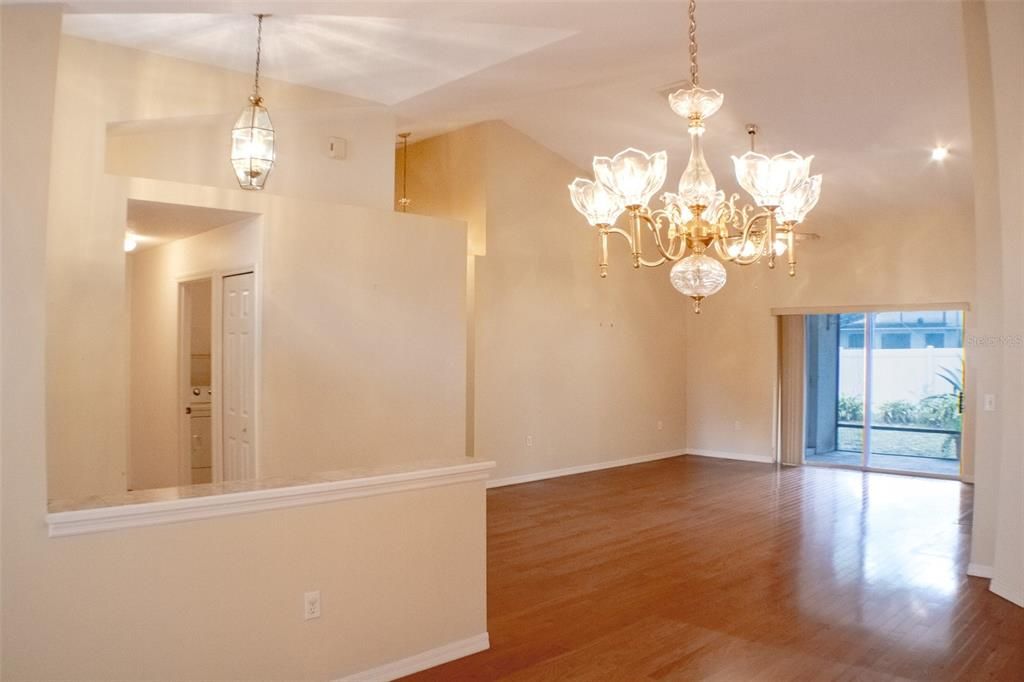 待售: $426,500 (4 贝兹, 2 浴室, 2482 平方英尺)