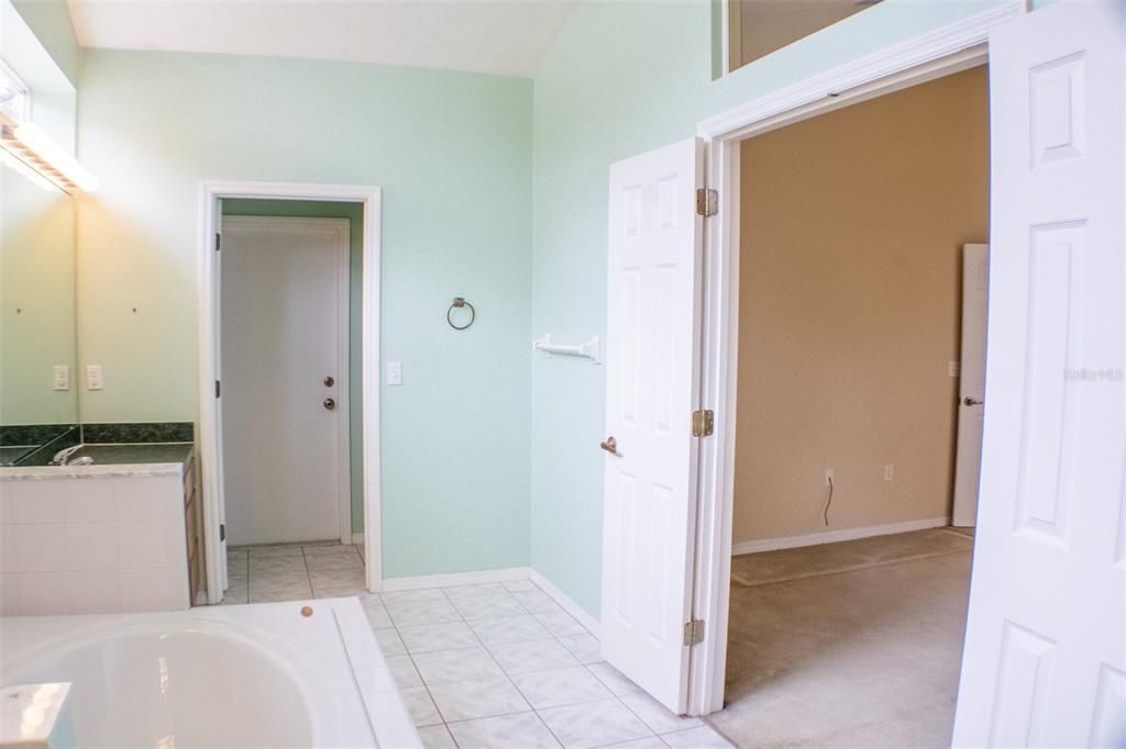 待售: $426,500 (4 贝兹, 2 浴室, 2482 平方英尺)