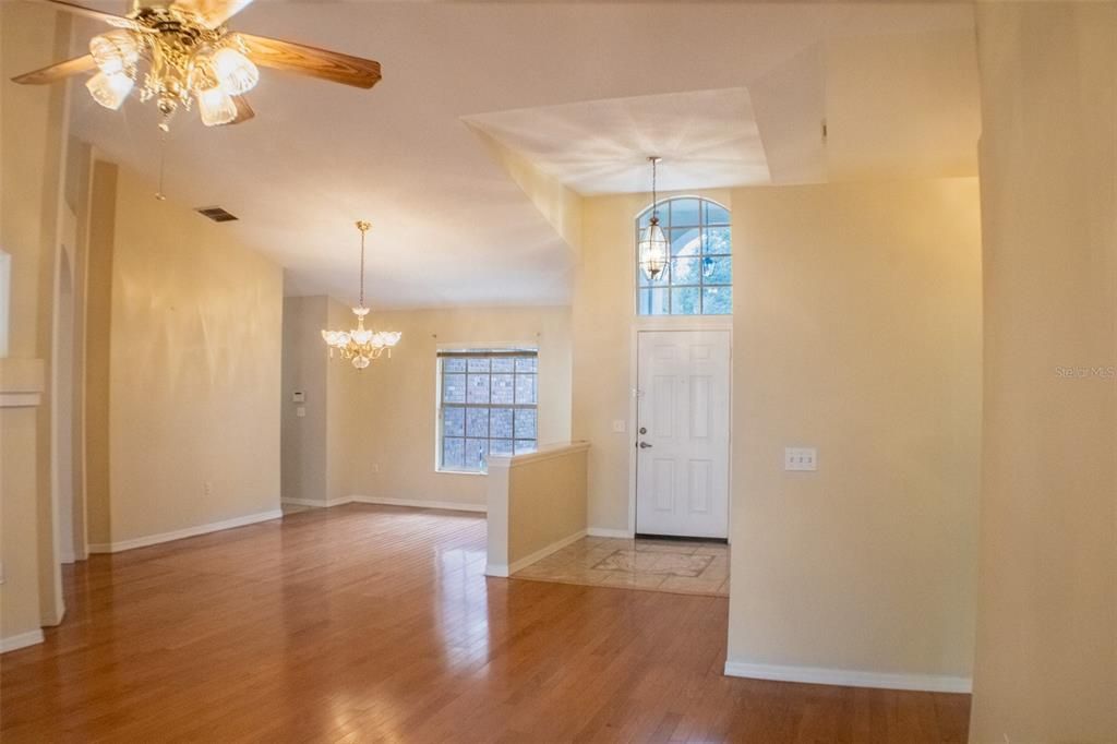 待售: $426,500 (4 贝兹, 2 浴室, 2482 平方英尺)