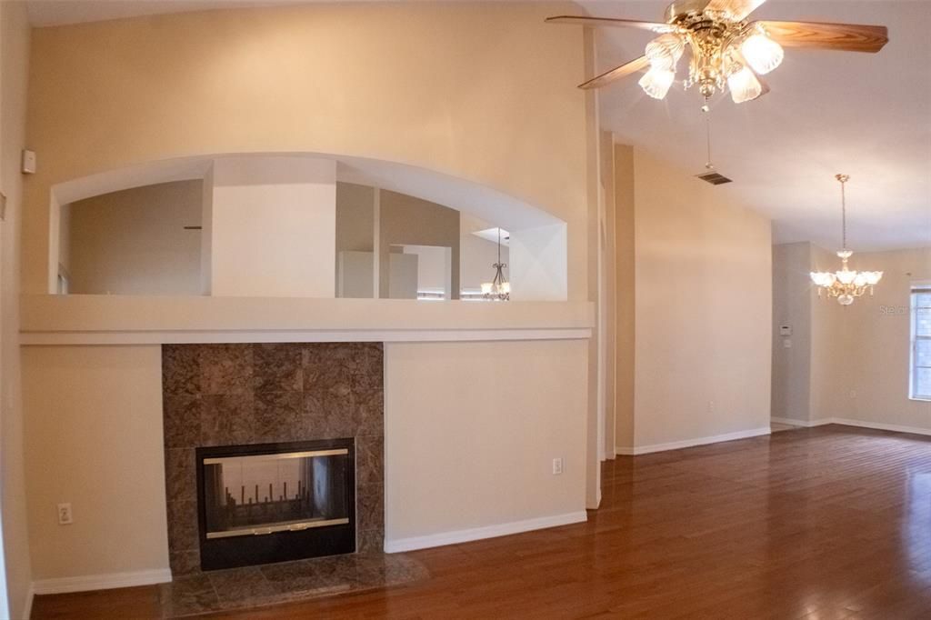 待售: $426,500 (4 贝兹, 2 浴室, 2482 平方英尺)