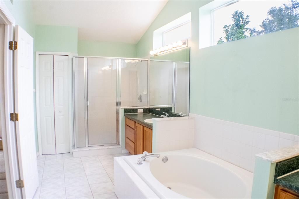 待售: $426,500 (4 贝兹, 2 浴室, 2482 平方英尺)