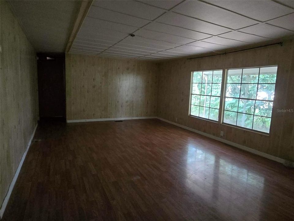 For Sale: $139,900 (3 beds, 2 baths, 1152 Square Feet)