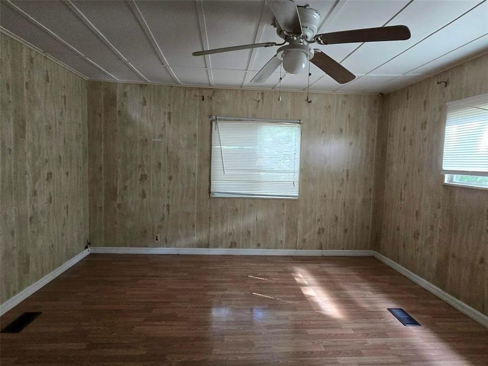 For Sale: $139,900 (3 beds, 2 baths, 1152 Square Feet)