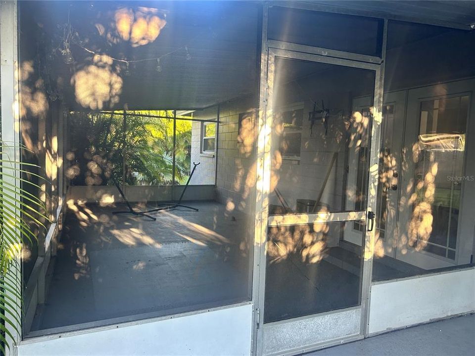 For Rent: $1,900 (3 beds, 1 baths, 1064 Square Feet)