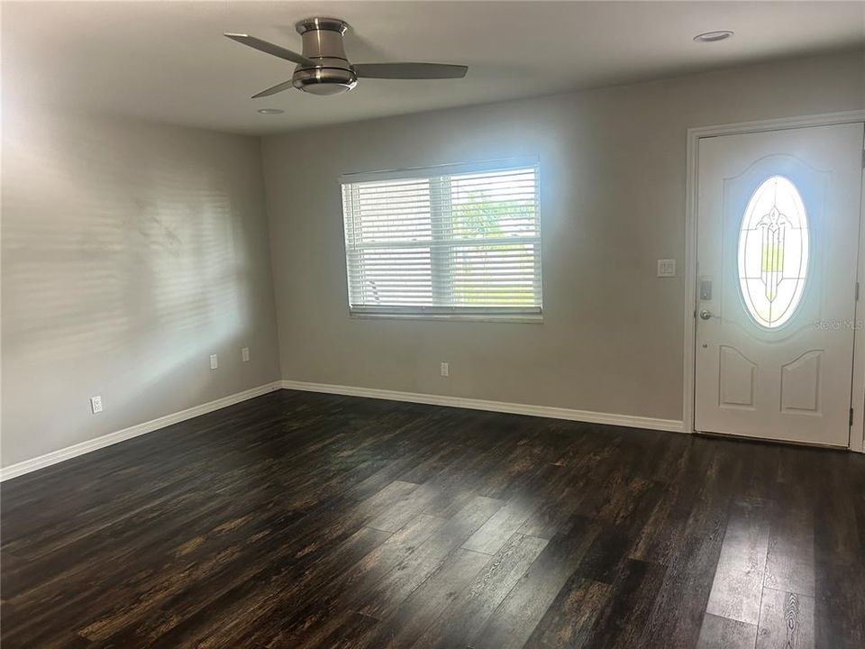 For Rent: $1,900 (3 beds, 1 baths, 1064 Square Feet)