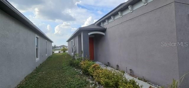 For Rent: $2,100 (4 beds, 2 baths, 1841 Square Feet)