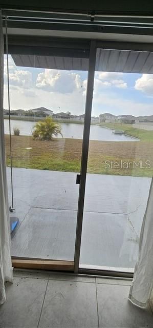 For Rent: $2,100 (4 beds, 2 baths, 1841 Square Feet)