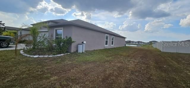 For Rent: $2,100 (4 beds, 2 baths, 1841 Square Feet)