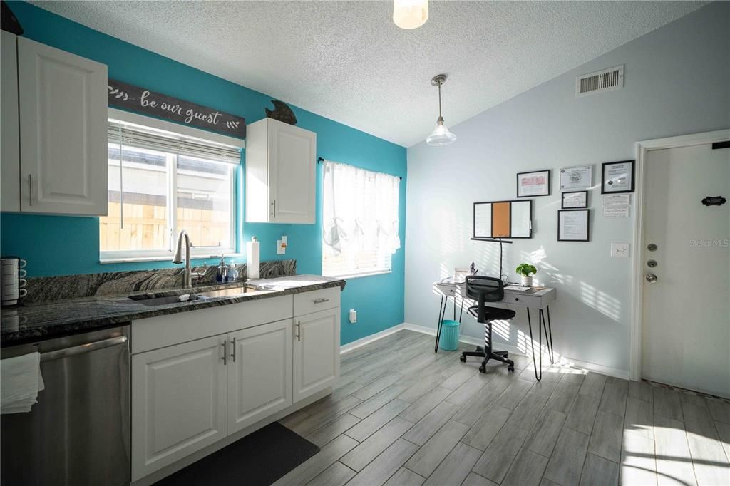 For Rent: $2,340 (3 beds, 2 baths, 1502 Square Feet)