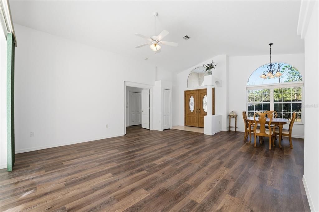 待售: $479,000 (3 贝兹, 2 浴室, 1912 平方英尺)