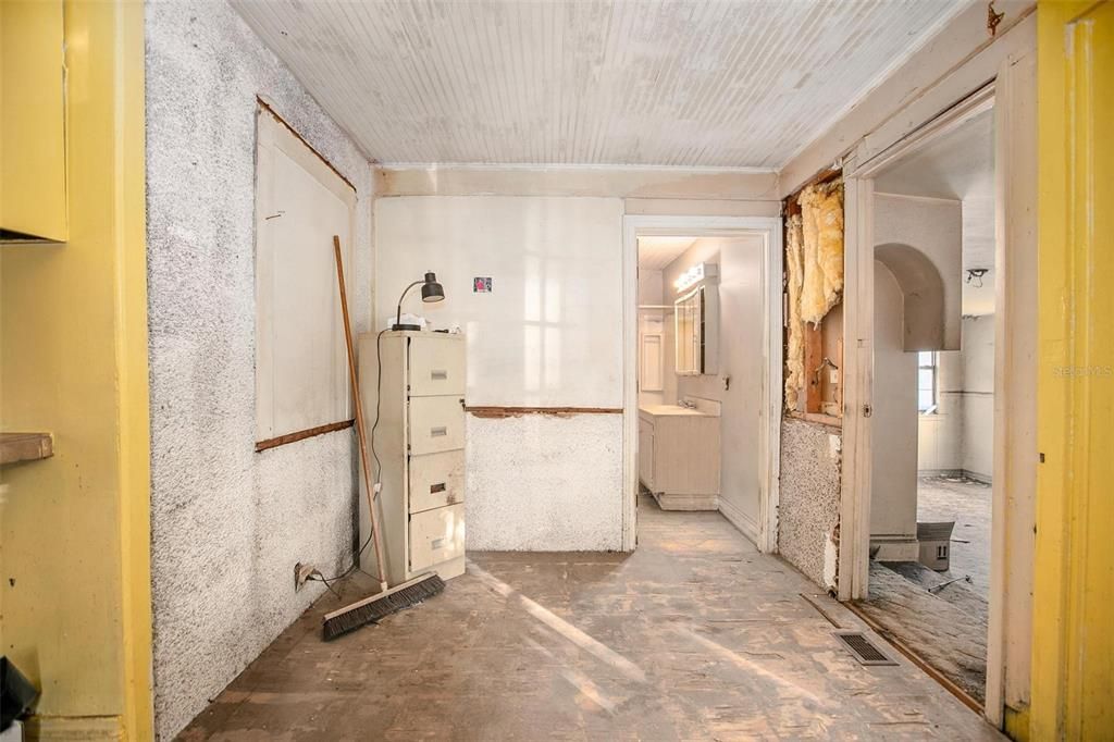 For Sale: $450,000 (4 beds, 2 baths, 2454 Square Feet)