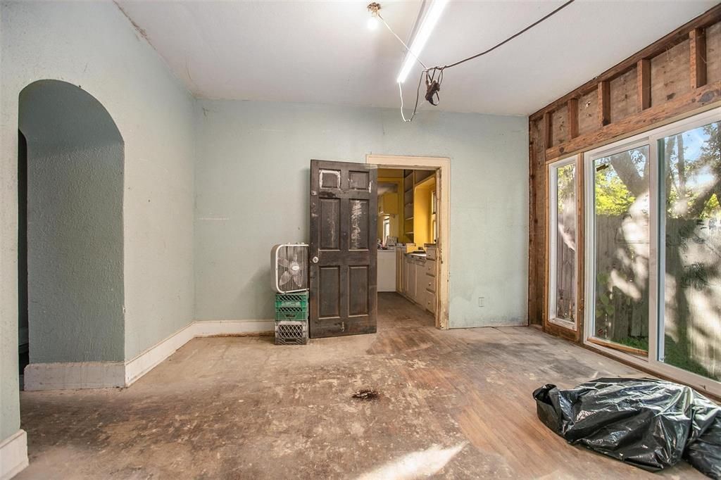 For Sale: $450,000 (4 beds, 2 baths, 2454 Square Feet)