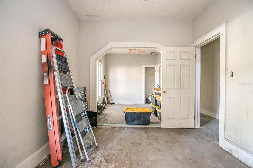 For Sale: $450,000 (4 beds, 2 baths, 2454 Square Feet)