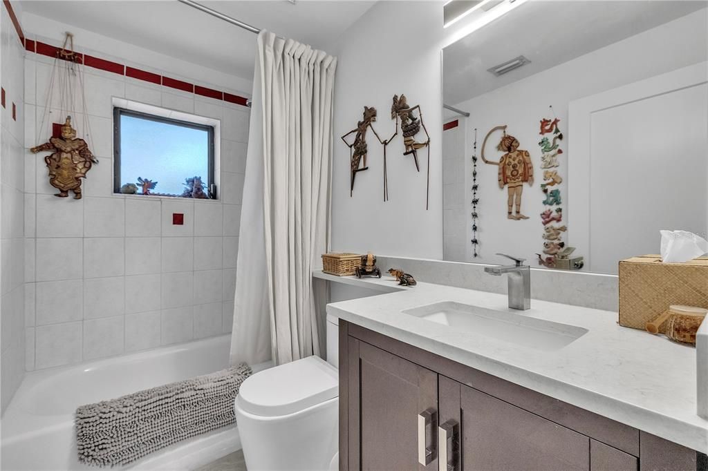 En Venta: $559,900 (2 camas, 2 baños, 1148 Pies cuadrados)