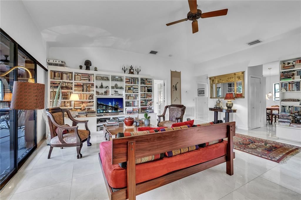 En Venta: $559,900 (2 camas, 2 baños, 1148 Pies cuadrados)