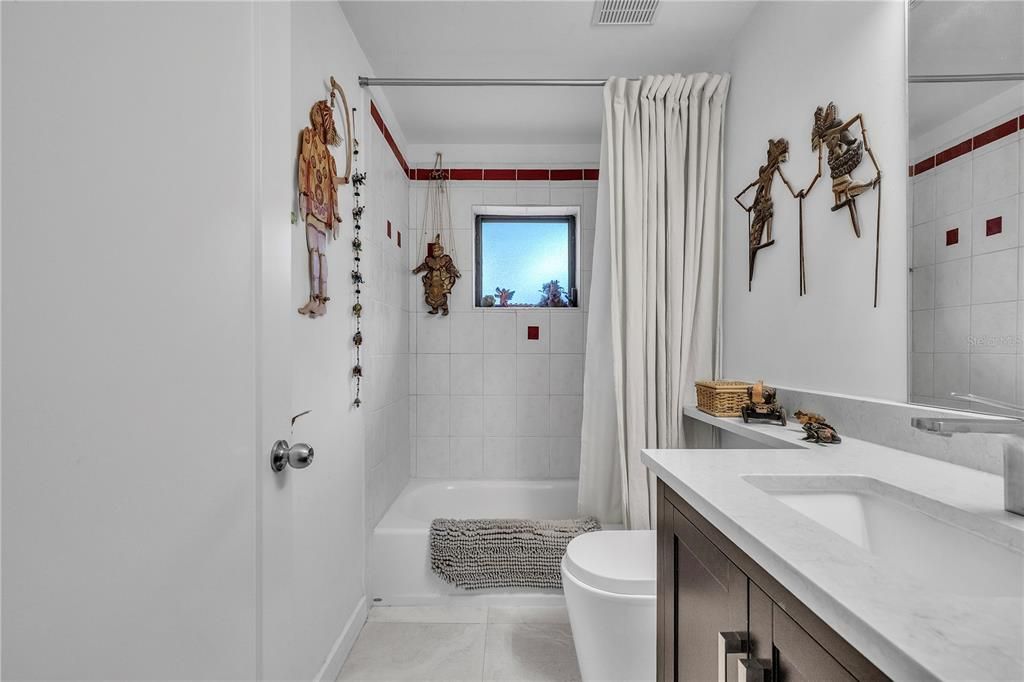 En Venta: $559,900 (2 camas, 2 baños, 1148 Pies cuadrados)