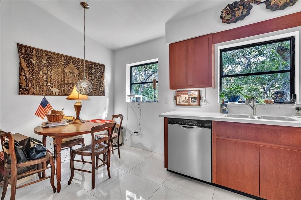 En Venta: $559,900 (2 camas, 2 baños, 1148 Pies cuadrados)