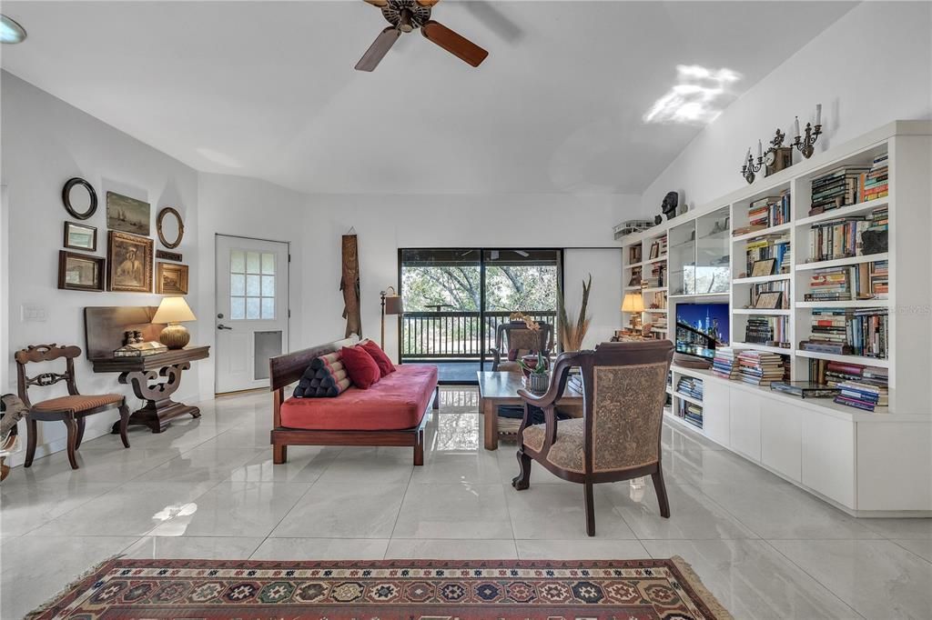 En Venta: $559,900 (2 camas, 2 baños, 1148 Pies cuadrados)