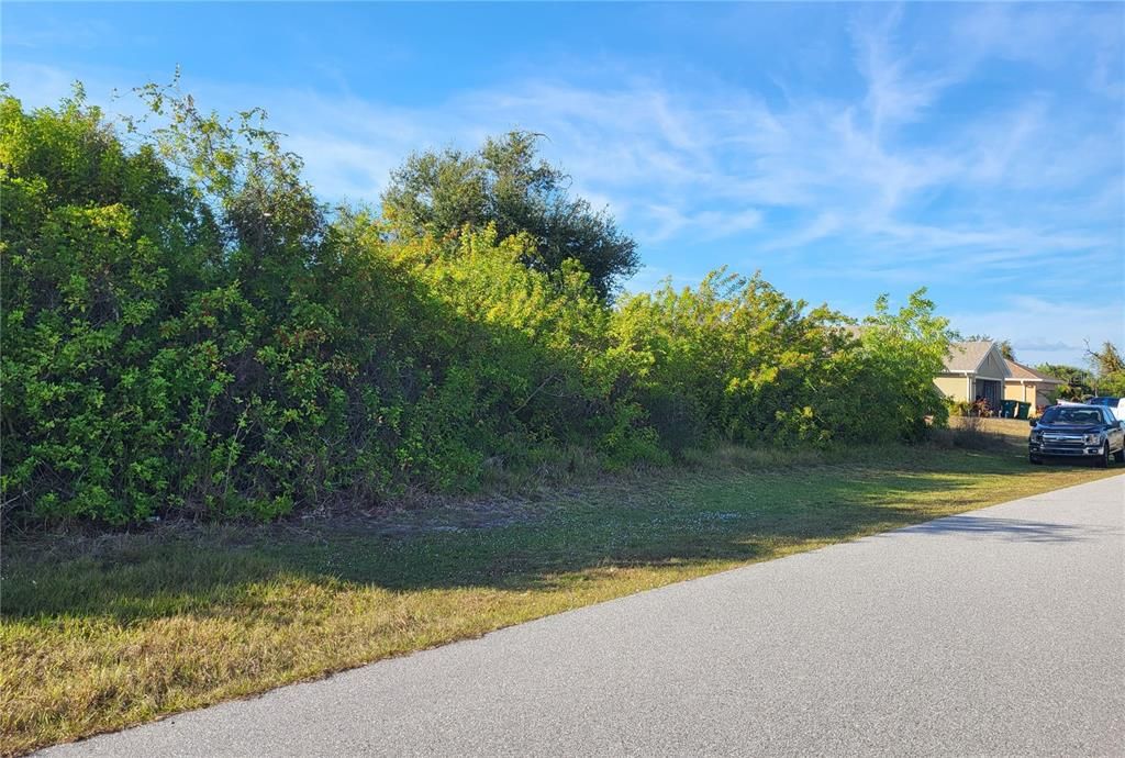 На продажу: $23,900 (0.23 acres)