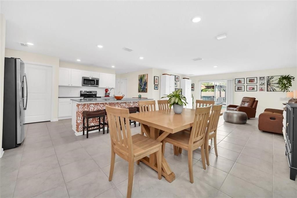 En Venta: $495,000 (6 camas, 3 baños, 2586 Pies cuadrados)