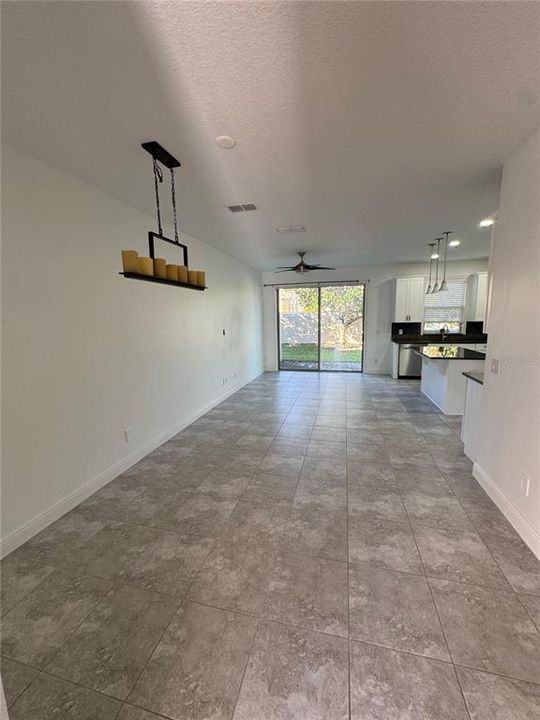 出租: $2,595 (3 贝兹, 2 浴室, 1353 平方英尺)