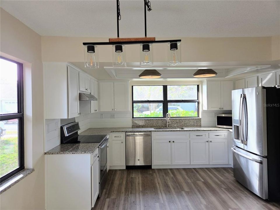 For Rent: $2,450 (3 beds, 2 baths, 1173 Square Feet)