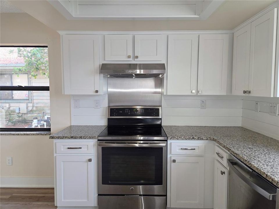 For Rent: $2,450 (3 beds, 2 baths, 1173 Square Feet)