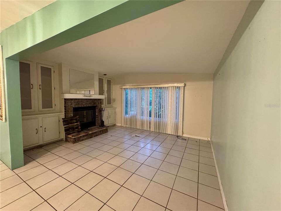 For Sale: $125,000 (3 beds, 2 baths, 1404 Square Feet)