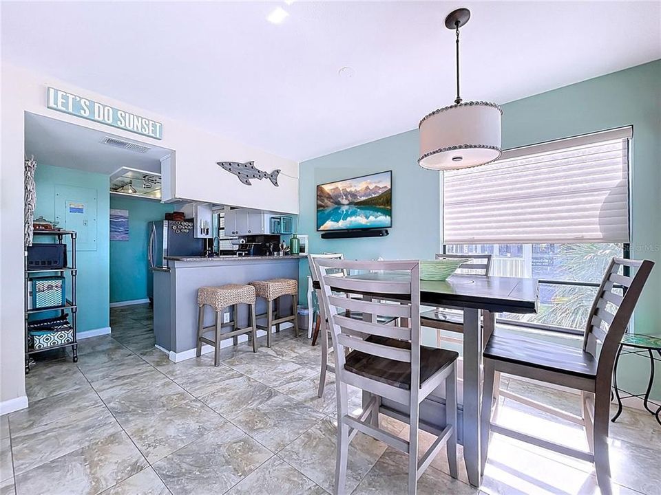 待售: $1,595,000 (3 贝兹, 3 浴室, 1376 平方英尺)